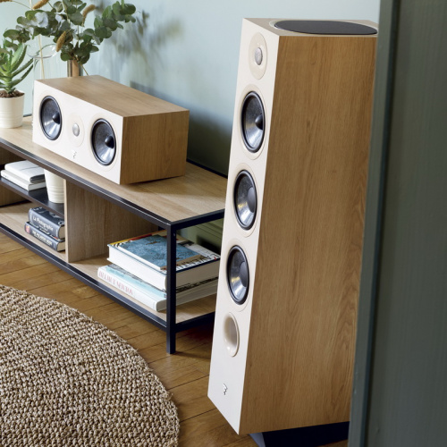 Focal Chora Center Dark Wood