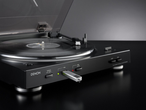 Denon DP-200USB Black