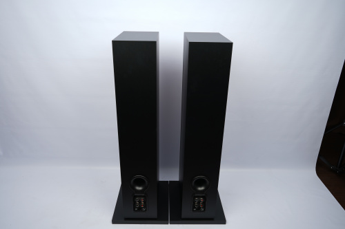 B&W 603 Black (demo)