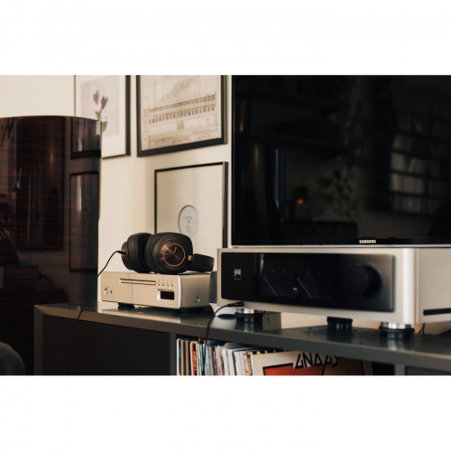 DALI IO-12 Dark Chocolate