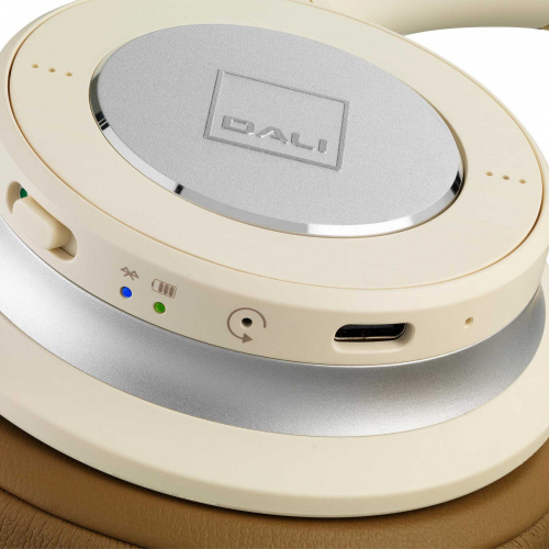 DALI IO-4 Caramel White