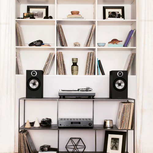 B&W 606 Black