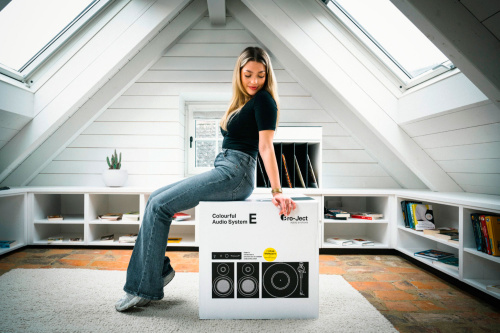 Pro-Ject Colourful Audio System E Satin Black