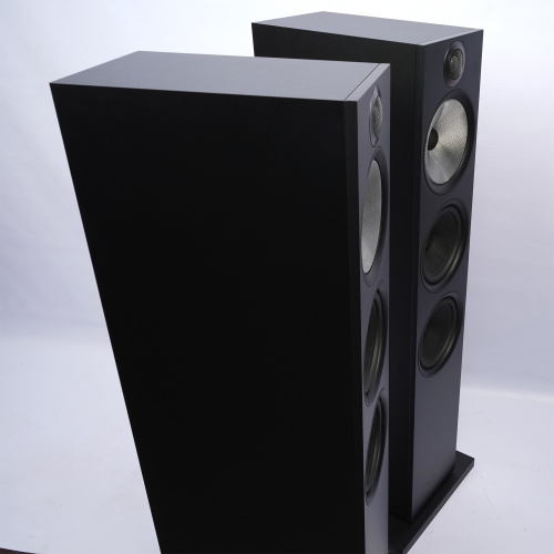 B&W 603 Black (demo)