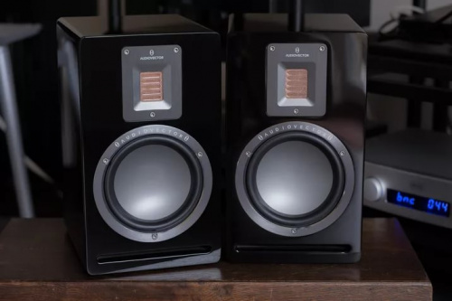 Audiovector QR 1 Black Piano