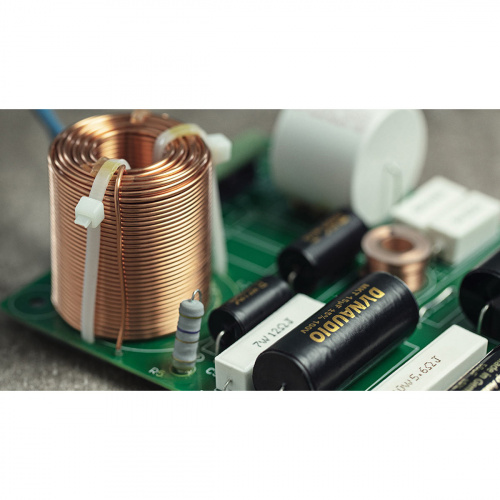 Dynaudio Contour 20i Black High Gloss