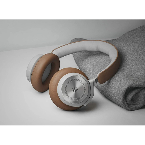 Bang & Olufsen Beoplay HX Timber