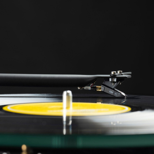 Pro-Ject T1 EVO Phono (OM 10) Piano Black