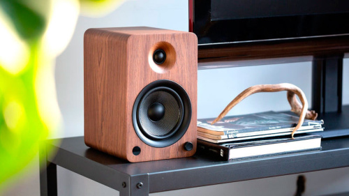 Kanto Audio YU6 Walnut