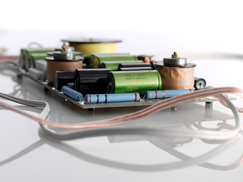 Vienna Acoustics The KISS Piano Black